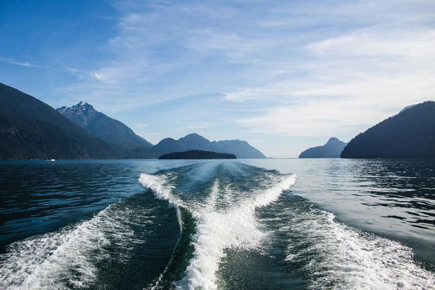 Cozy Room Rentals at Cedar Lodge for Guided Fishing Trip in Vancouver, British Columbia