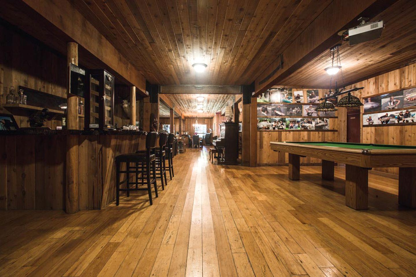 Cozy Room Rentals at Cedar Lodge for Guided Fishing Trip in Vancouver, British Columbia