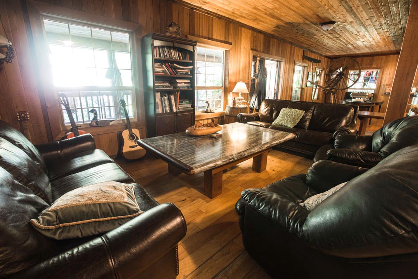 Cozy Room Rentals at Cedar Lodge for Guided Fishing Trip in Vancouver, British Columbia