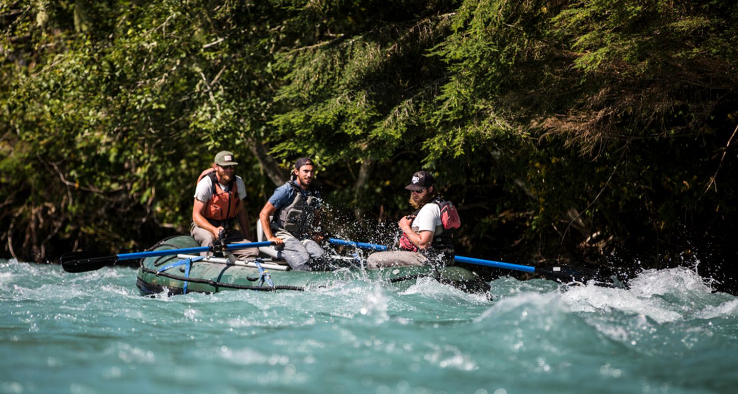 Cozy Room Rentals at Cedar Lodge for Guided Fishing Trip in Vancouver, British Columbia