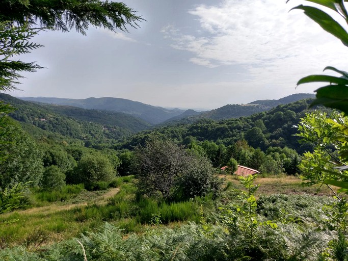 Cottages (Ajoux, Auvergne-Rhône-Alpes, France)
