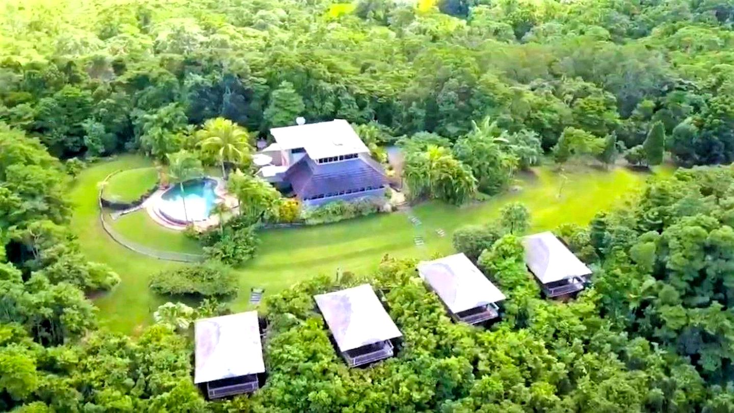 Elegant Daintree Rainforest Accommodation for Glamping in Queensland