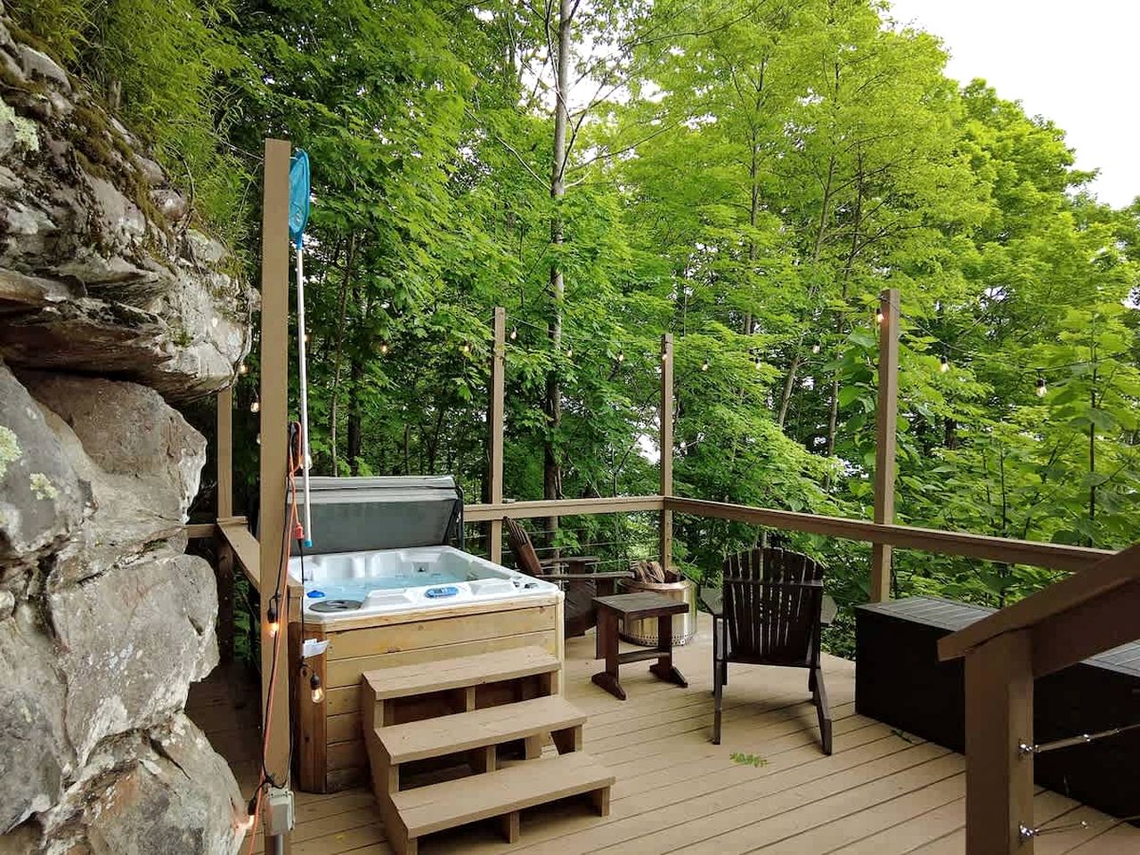 Elegant Family-Friendly Dome with Outdoor Shower, Jacuzzi and Views in Tennessee