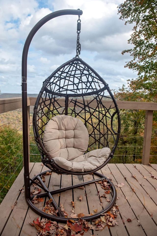 Elegant Family-Friendly Dome with Outdoor Shower, Jacuzzi and Views in Tennessee