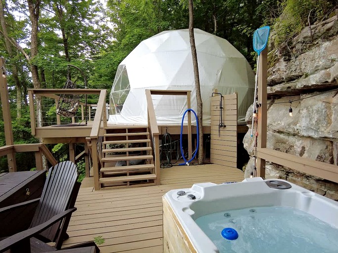 Domes (United States of America, Altamont, Tennessee)