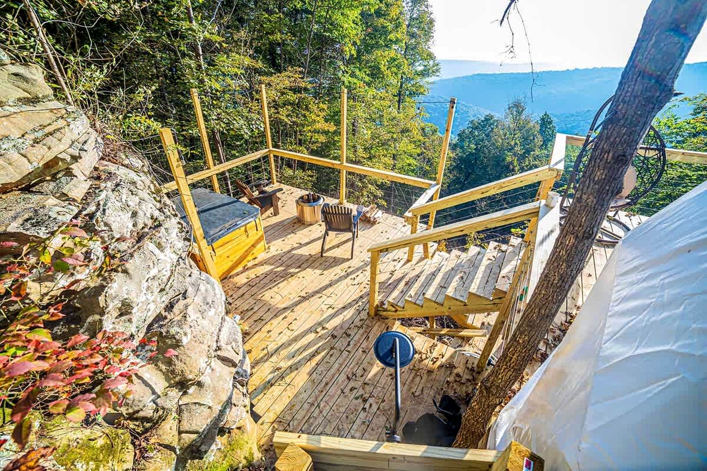 Elegant Family-Friendly Dome with Outdoor Shower, Jacuzzi and Views in Tennessee