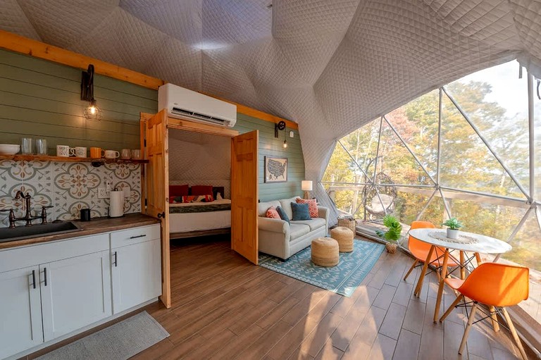 Domes (United States of America, Altamont, Tennessee)