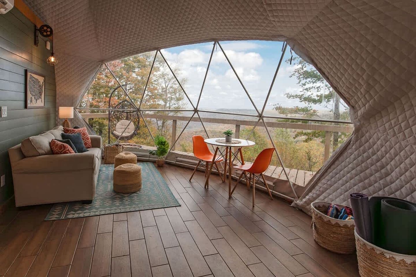 Elegant Family-Friendly Dome with Outdoor Shower, Jacuzzi and Views in Tennessee