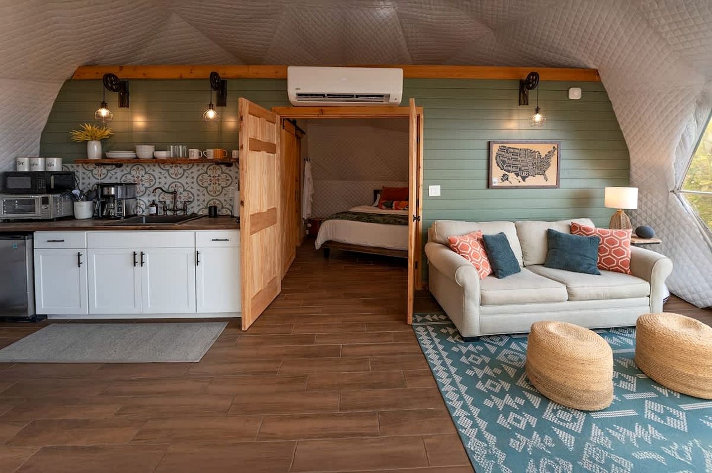 Elegant Family-Friendly Dome with Outdoor Shower, Jacuzzi and Views in Tennessee