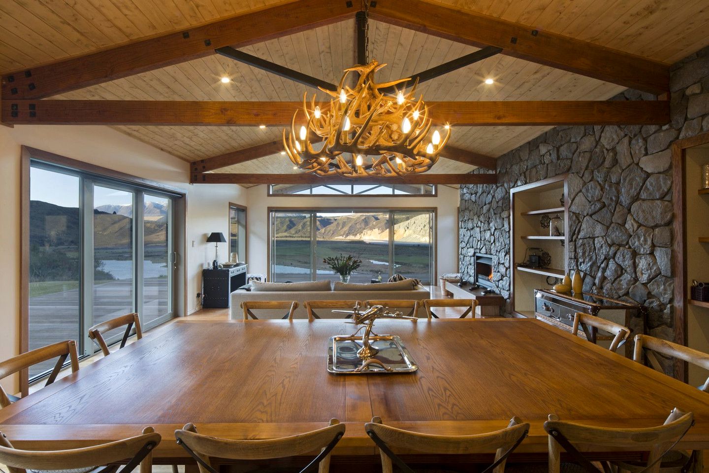 Elegant Hilltop Vacation Rental near Christchurch, South Island