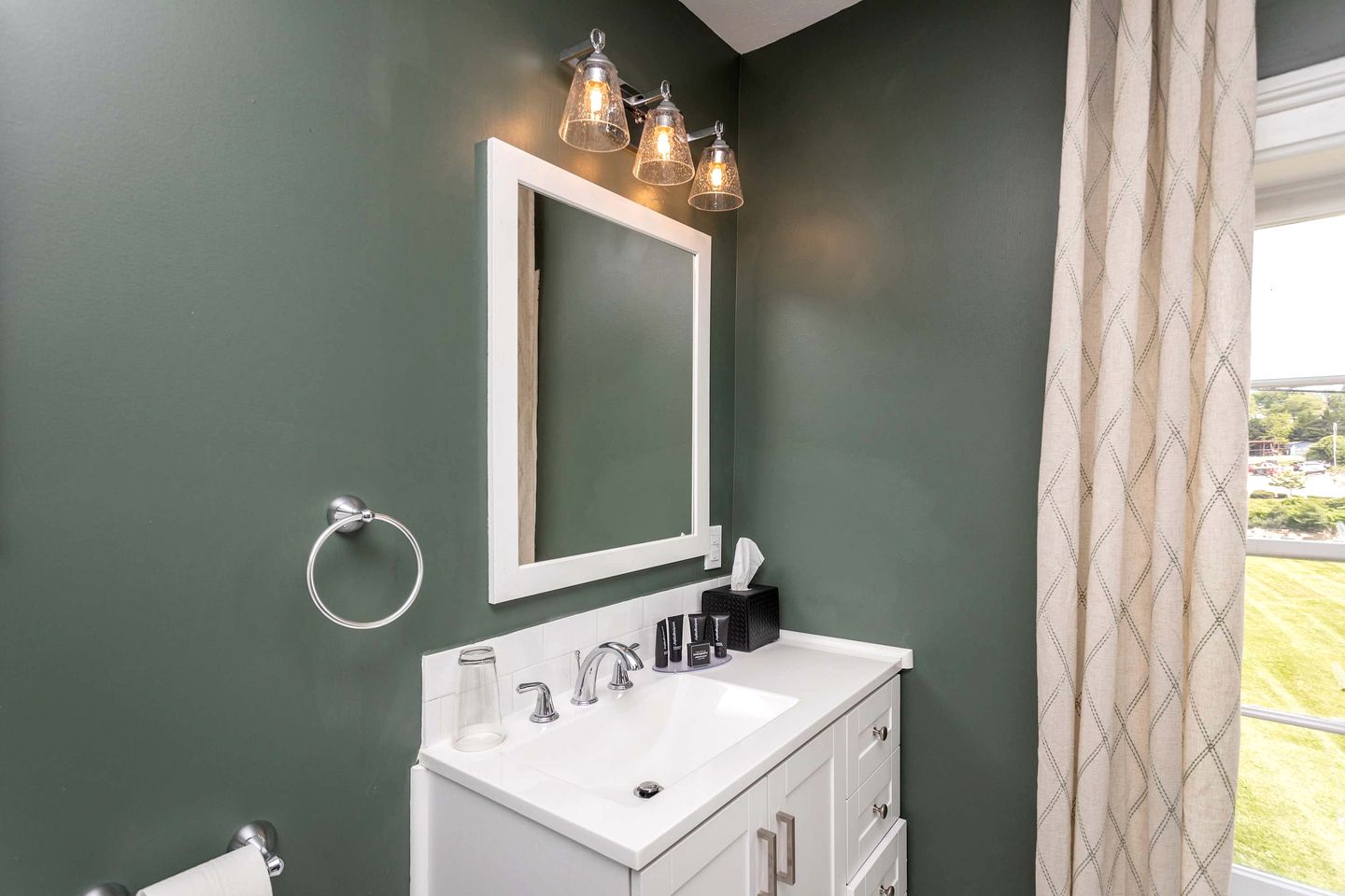 Opulent Mountain Vacation Rentals with Timeless Charm near Shenandoah National Park Virginia