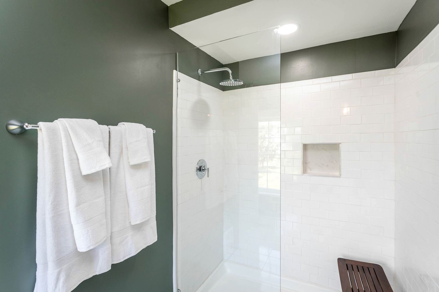 Opulent Mountain Vacation Rentals with Timeless Charm near Shenandoah National Park Virginia