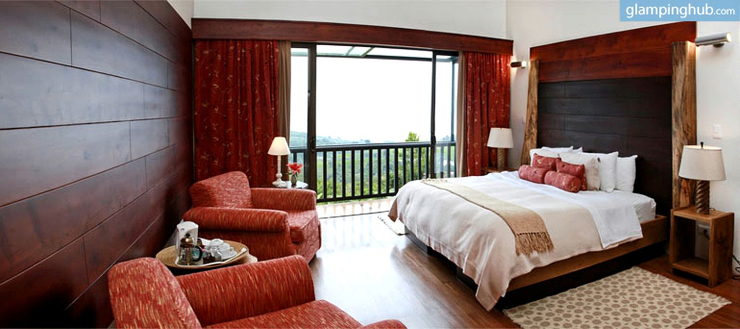 Elegant Lodge in Costa Rica Overlooking a Volcano and Cloud Forest