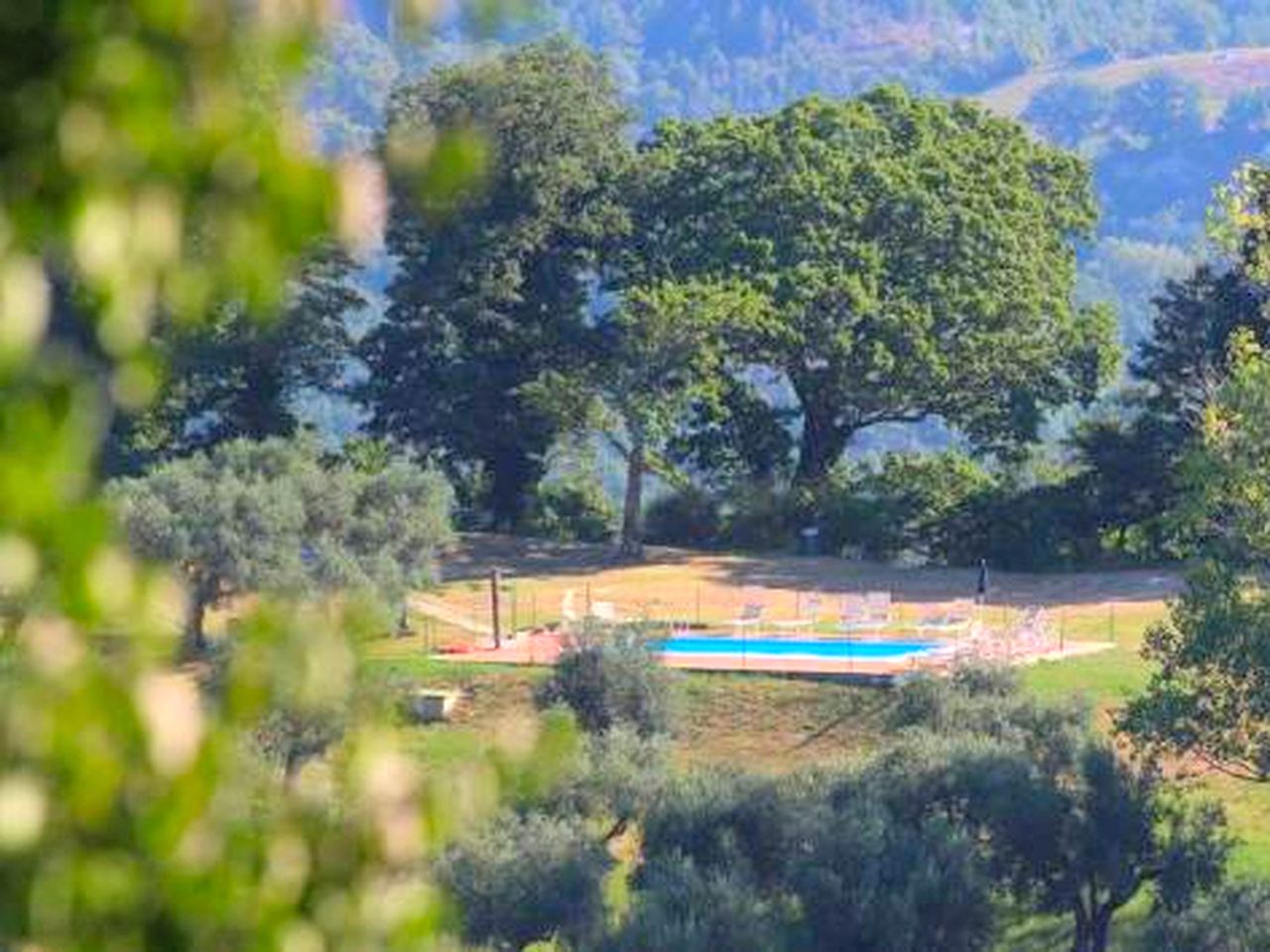 Elegant Suite Rental with Antique Furnishings in a Medieval Castle in Central Italy