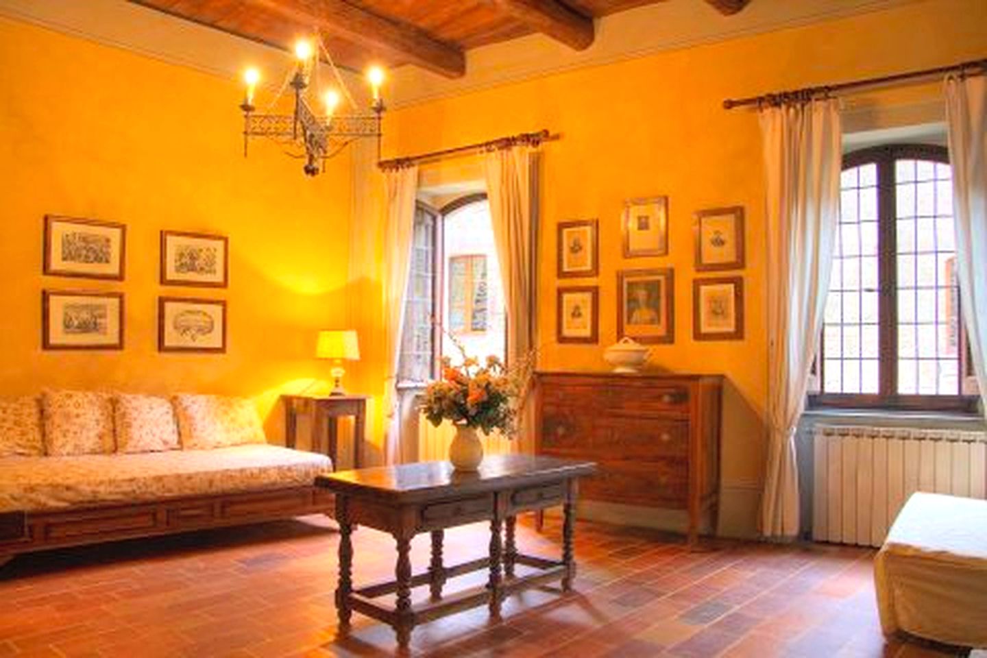 Elegant Suite Rental with Antique Furnishings in a Medieval Castle in Central Italy