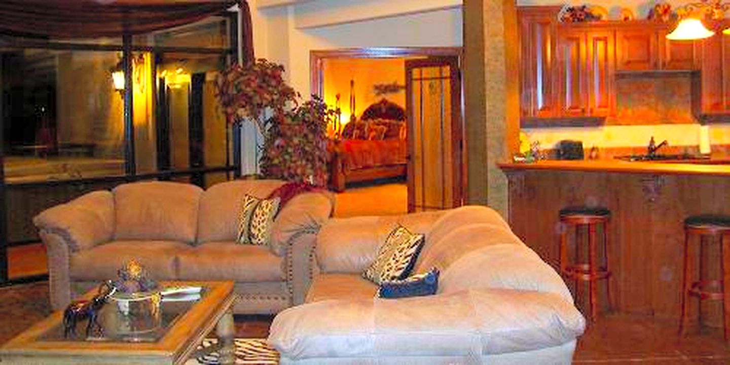 Elegant Villa Perfect for a Group Getaway on Table Rock Lake in Missouri