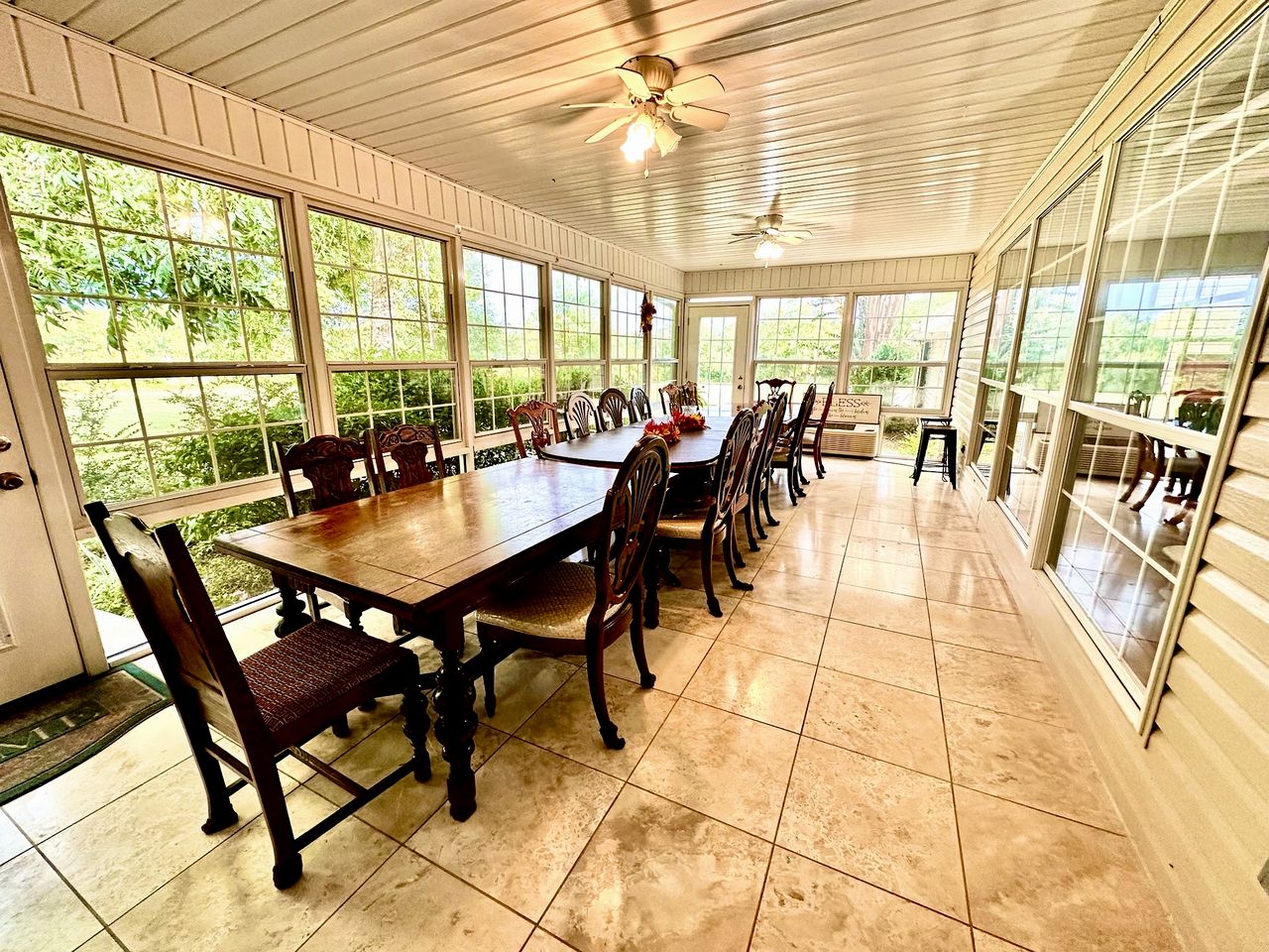 Elevate Your Reunion: Saucier, MS Rental Offering Unrivaled Luxury and All Desired Amenities