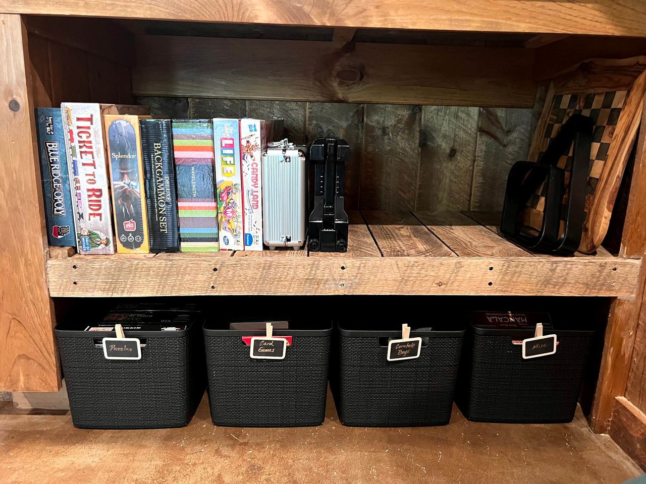 Glamping in the Mountains: Stunning Cabin with a Hot Tub near Morganton, Georgia