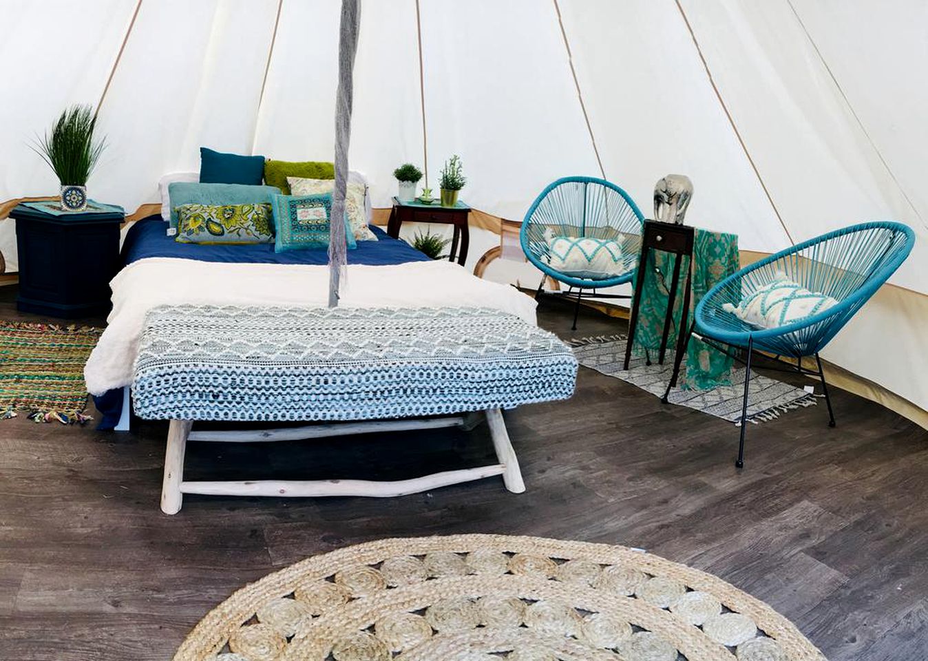 AB Elevated Escapes, Bell Tents 55911, Nanaimo, Canada Glamping Hub