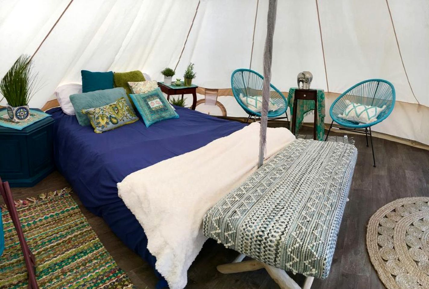 AB Elevated Escapes, Bell Tents 55911, Nanaimo, Canada Glamping Hub
