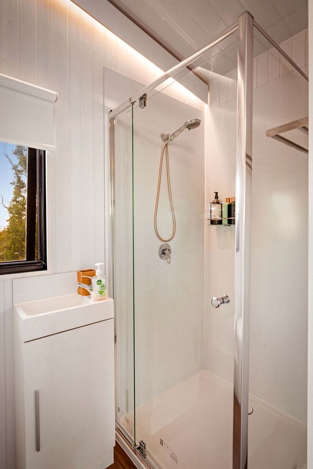 Elevated Tiny House with Spectacular Views in New South Wales, Australia