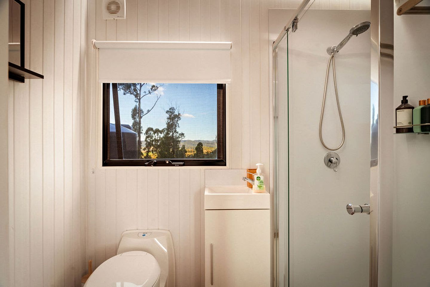 Elevated Tiny House with Spectacular Views in New South Wales, Australia