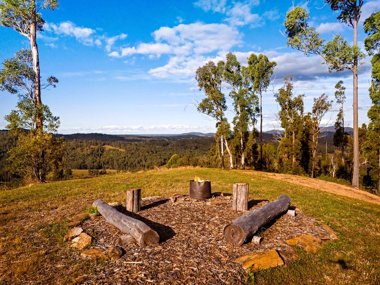 Elevated Tiny House with Spectacular Views in New South Wales, Australia
