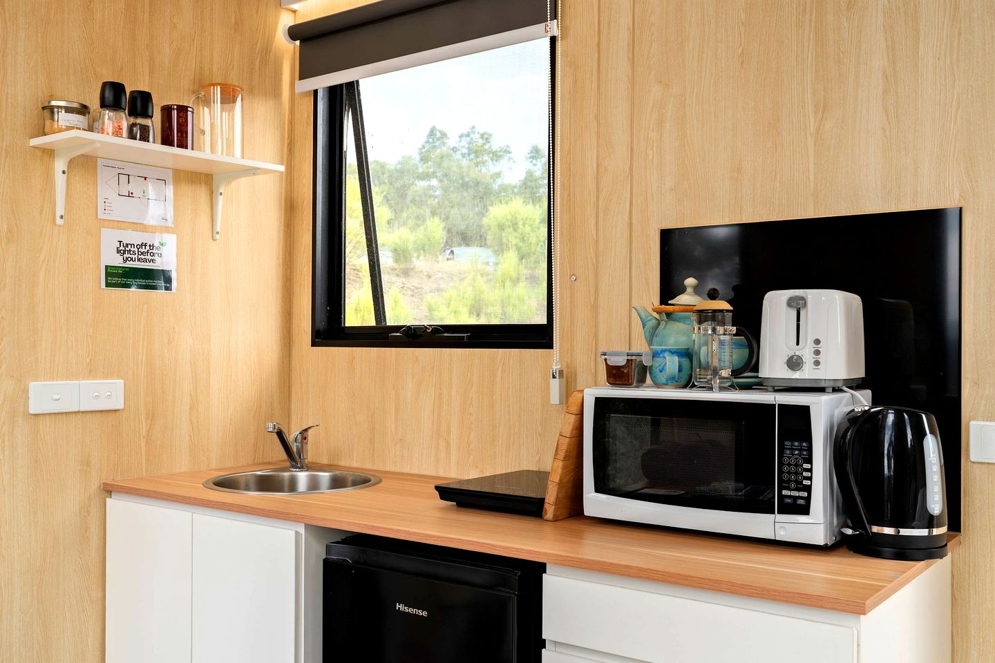 Elevated Tiny House with Valley and Vineyards Views in Victoria