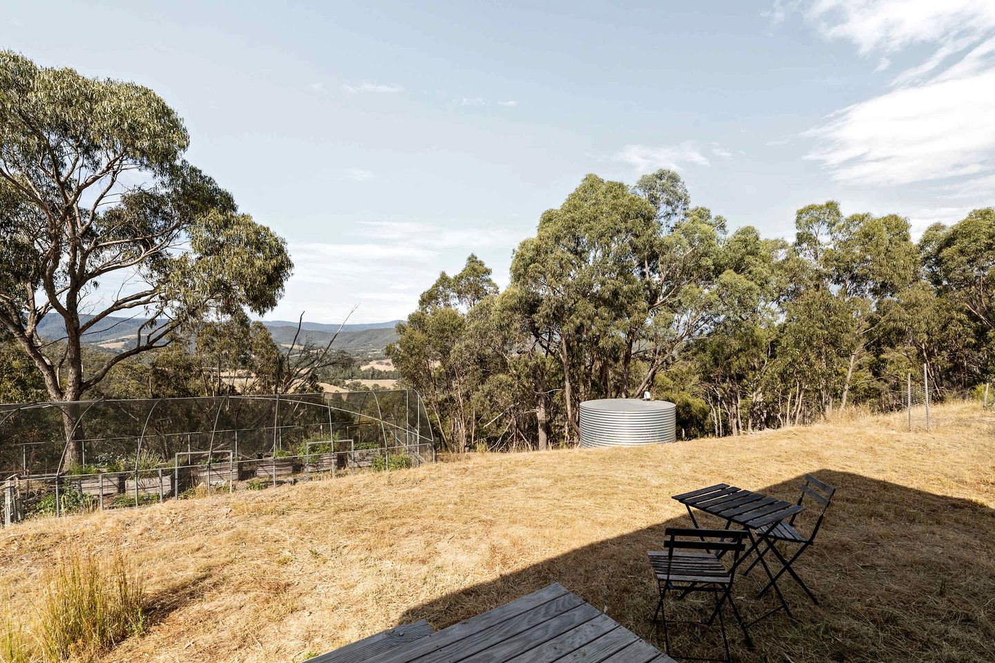 Elevated Tiny House with Valley and Vineyards Views in Victoria