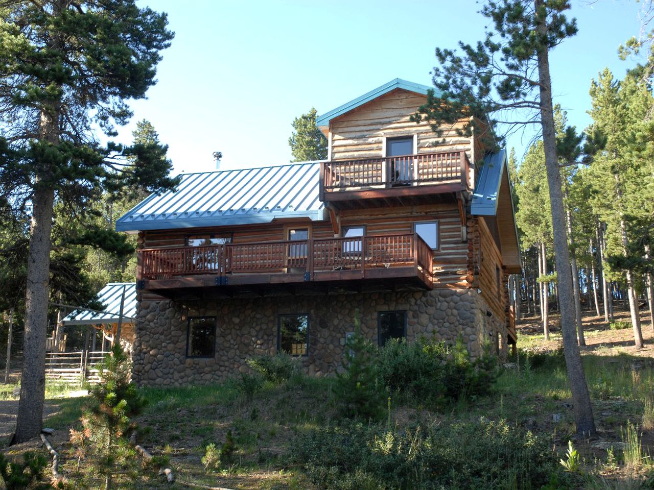 Log Cabin Rental Boulder, Colorado Glamping Hub