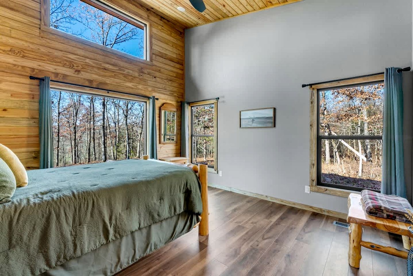 Tranquil Riverside Cabin with Expansive Trails near Elkins, Arkansas