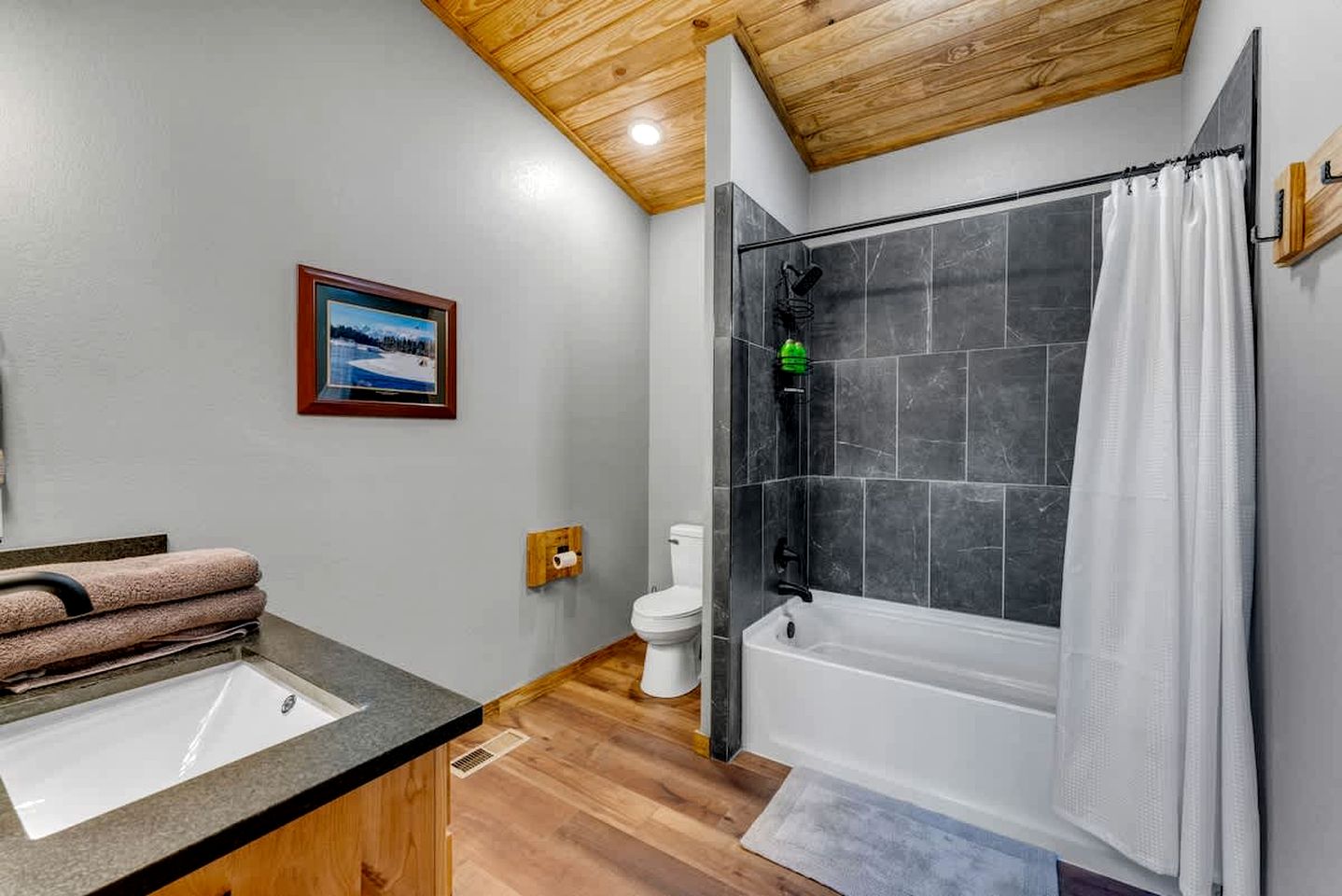 Tranquil Riverside Cabin with Expansive Trails near Elkins, Arkansas