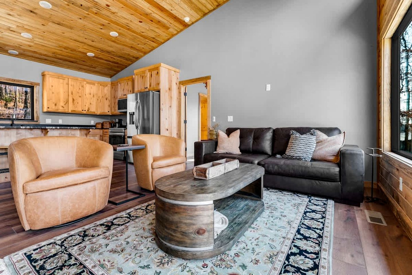 Tranquil Riverside Cabin with Expansive Trails near Elkins, Arkansas