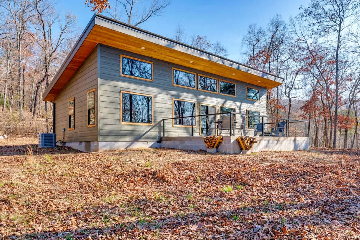 Tranquil Riverside Cabin with Expansive Trails near Elkins, Arkansas