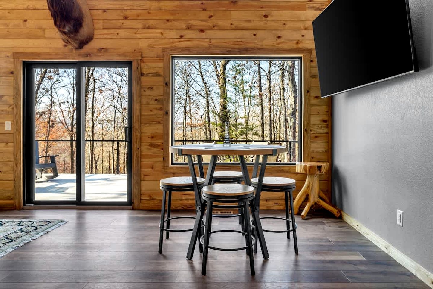 Tranquil Riverside Cabin with Expansive Trails near Elkins, Arkansas