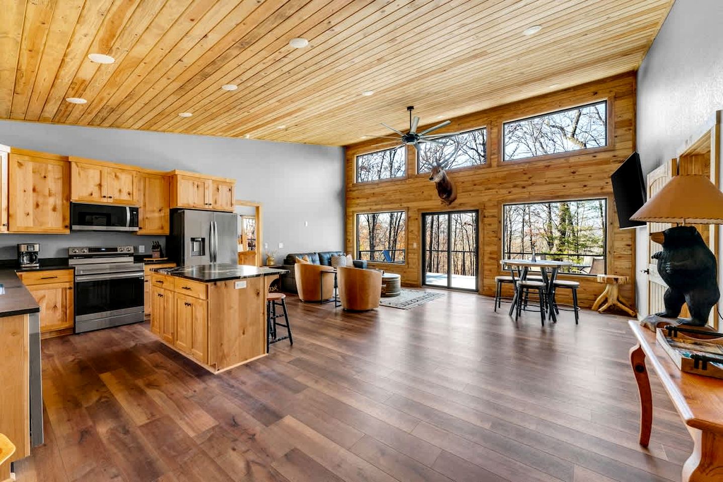 Tranquil Riverside Cabin with Expansive Trails near Elkins, Arkansas