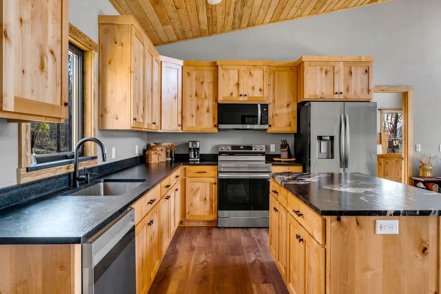 Tranquil Riverside Cabin with Expansive Trails near Elkins, Arkansas