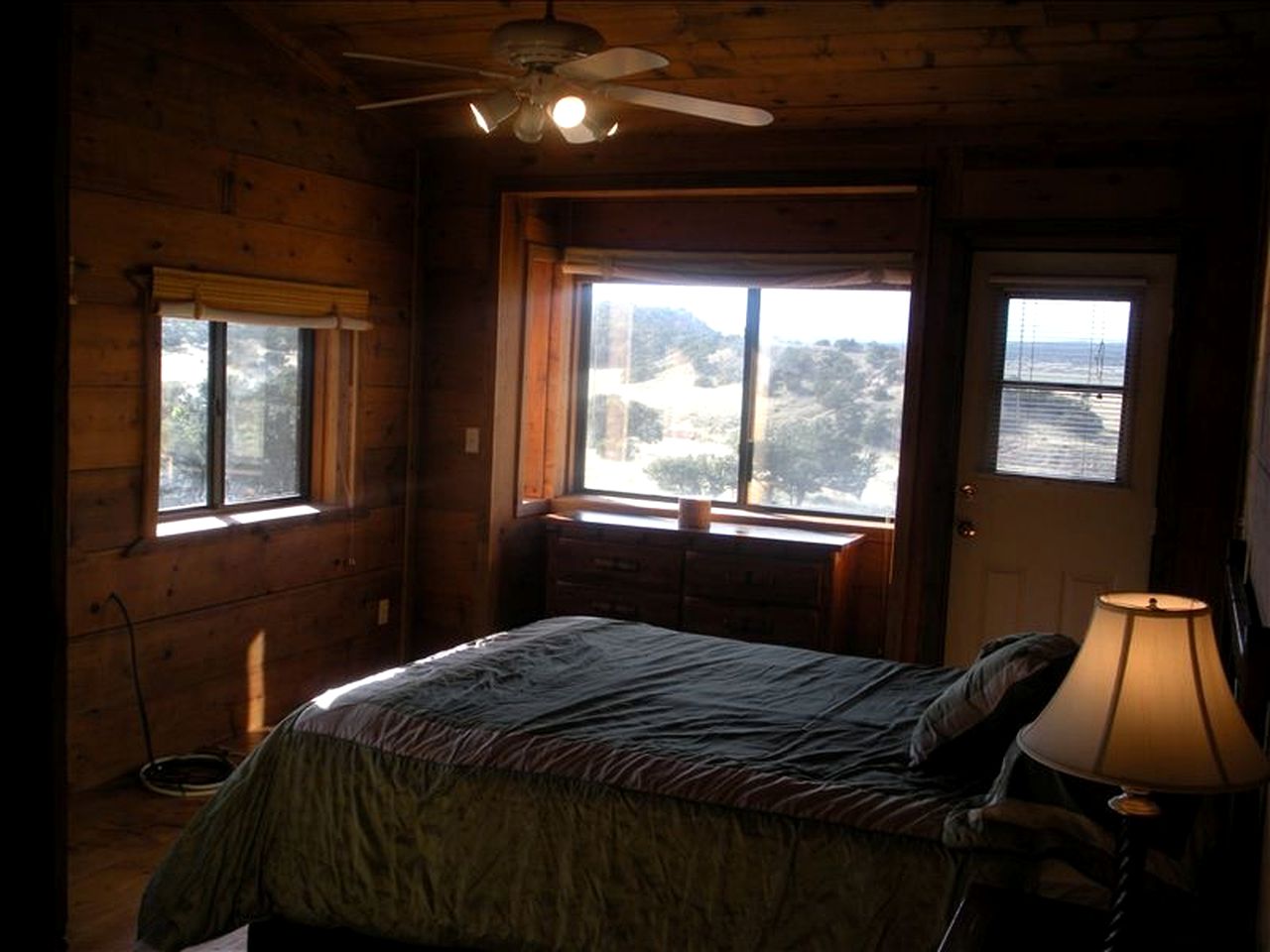 Large Cabin Rental with Breathtaking Mountain Views on Colorado Plains