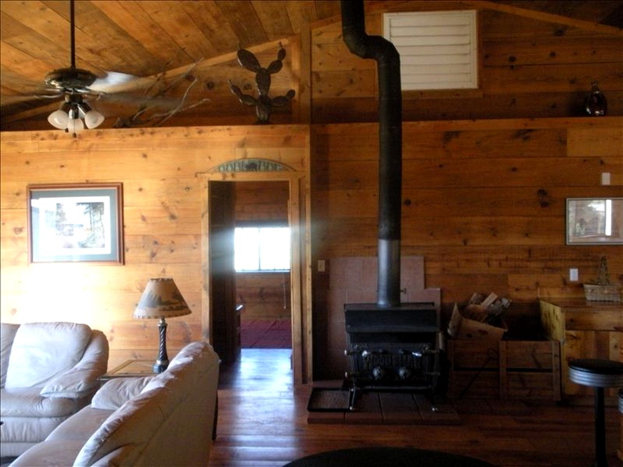 Large Cabin Rental with Breathtaking Mountain Views on Colorado Plains