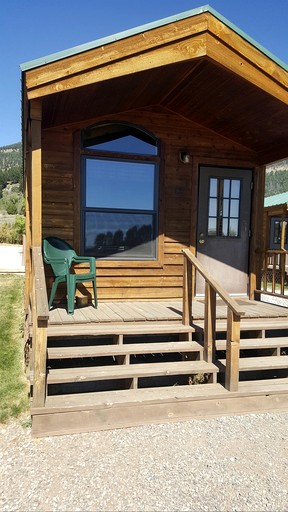 Equipped Cabin Ideal for a Rustic ans Serene Getaway in Montana
