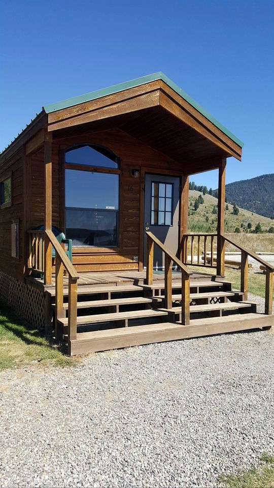 Outstanding Lakefront Cabin with Fire Pit near West Yellowstone, Montana