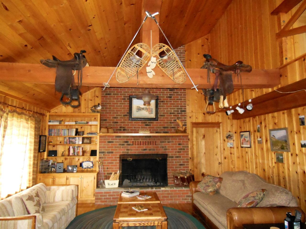 Scenic Cabin with Wildlife Views Near Madison River, Ennis, Montana