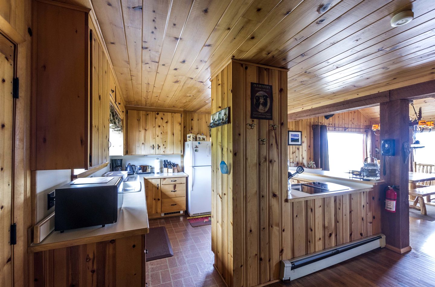 Scenic Cabin with Wildlife Views Near Madison River, Ennis, Montana