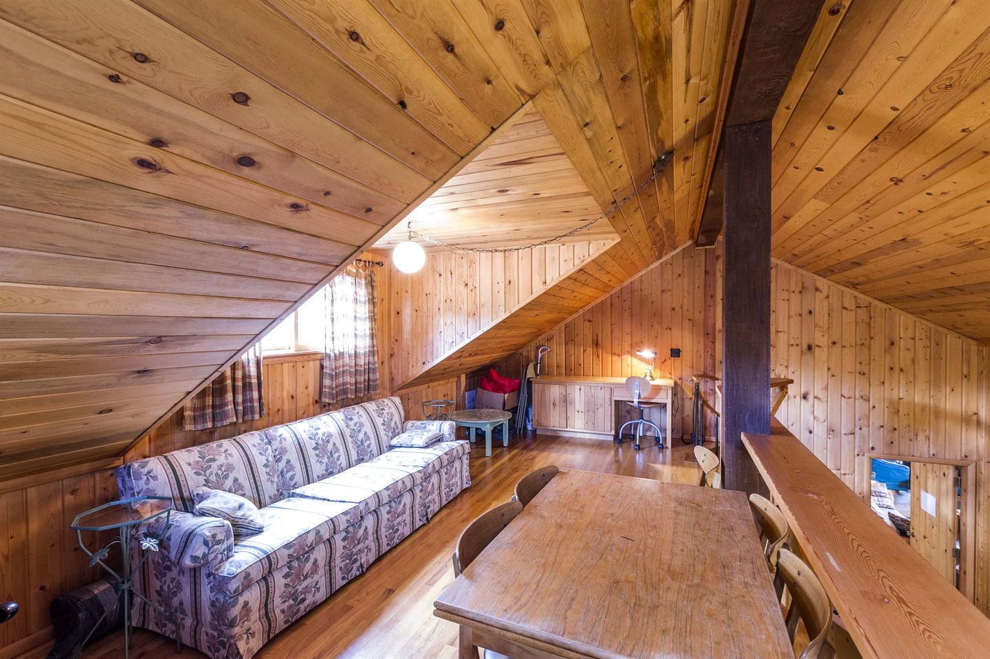 Scenic Cabin with Wildlife Views Near Madison River, Ennis, Montana