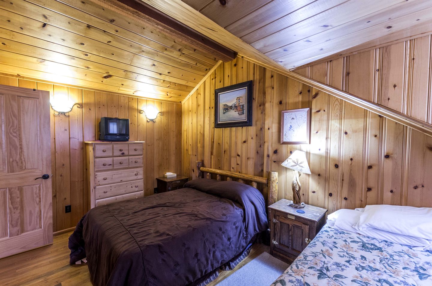 Scenic Cabin with Wildlife Views Near Madison River, Ennis, Montana