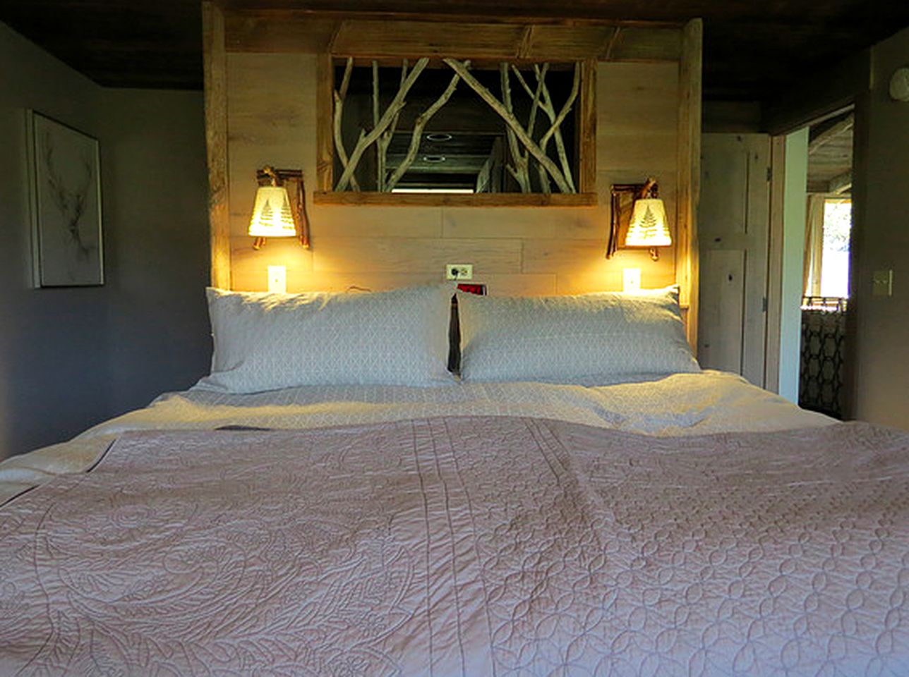 Gorgeous Vacation Rental on the Yellowstone River in Gardiner, Montana