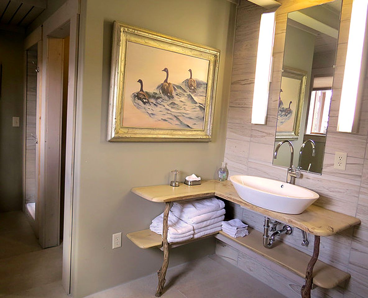 Gorgeous Vacation Rental on the Yellowstone River in Gardiner, Montana