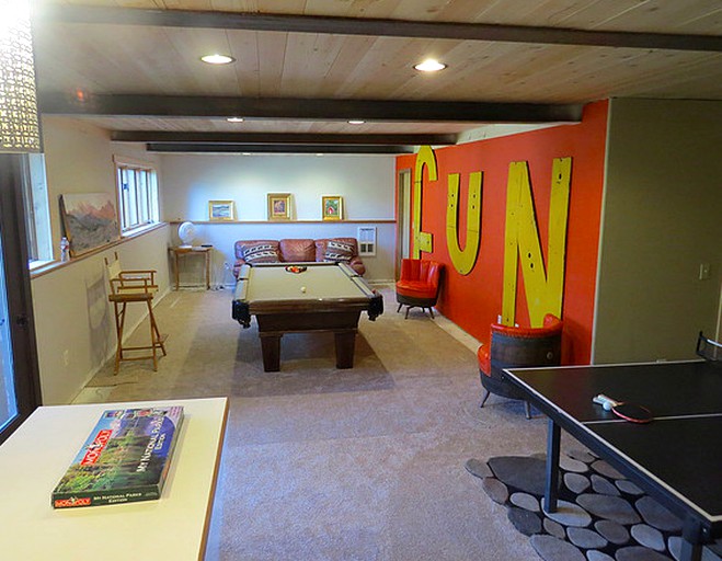 Cabins (West Gariner, Montana, United States)