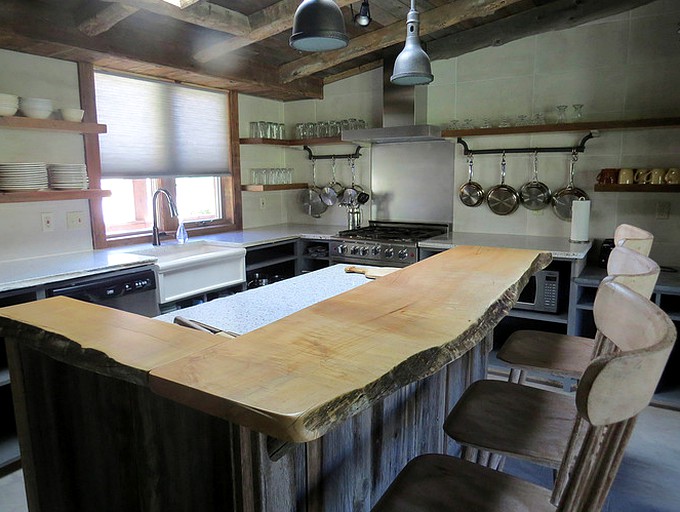 Cabins (West Gariner, Montana, United States)