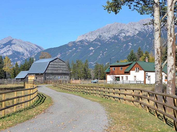 Cabins (Sparwood, British Columbia, Canada)